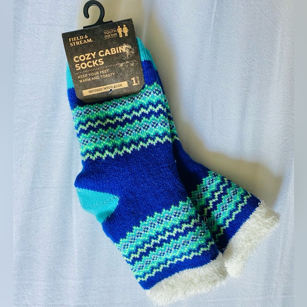 Field & Stream Cozy Tribal Crew Cabin Socks - New (Youth Size)